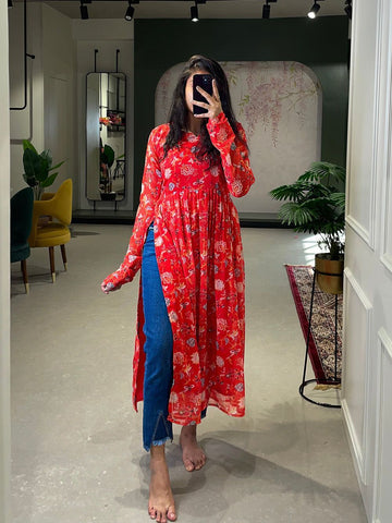 Presenting Naira Cut Digital Printed Kurti