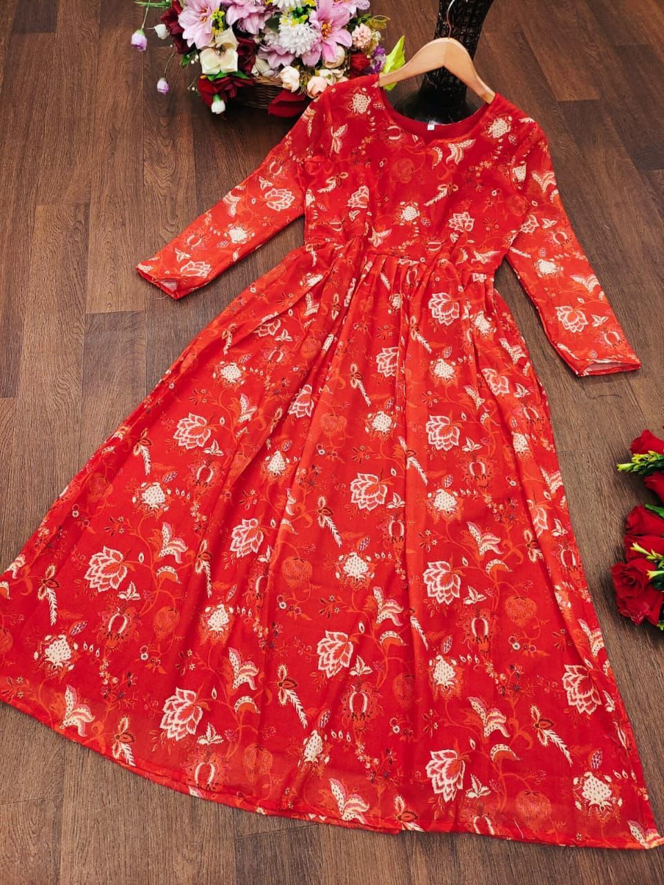 Presenting Naira Cut Digital Printed Kurti