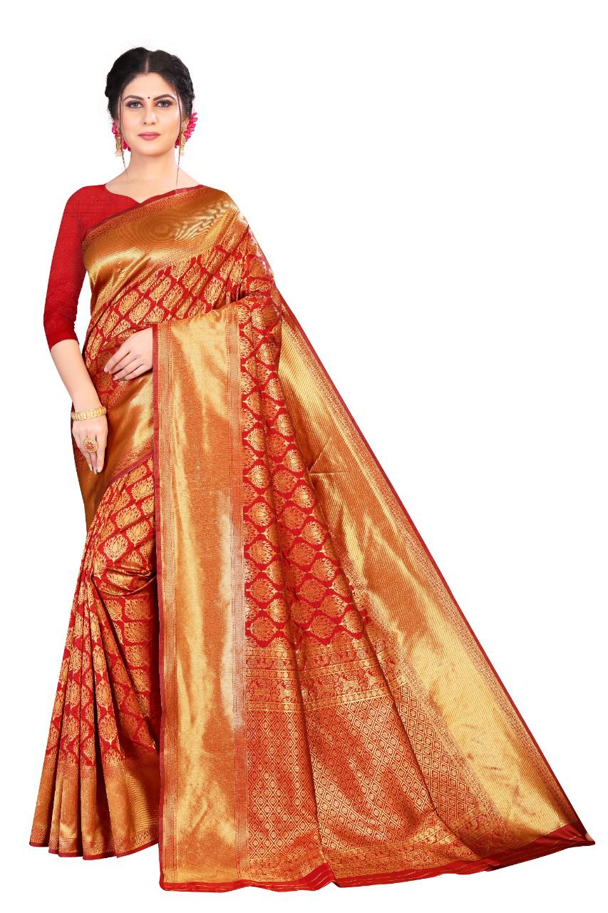 Plush Lichi Silk Saree with Beautiful Rich Pallu Design