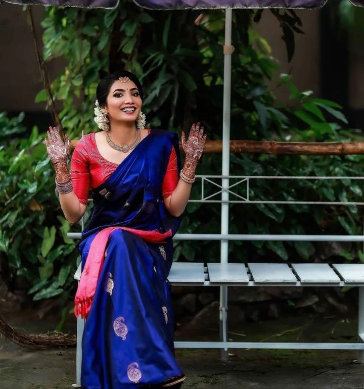 Blue Graceful Soft Lichi Silk Saree with Stunning Jacquard Border