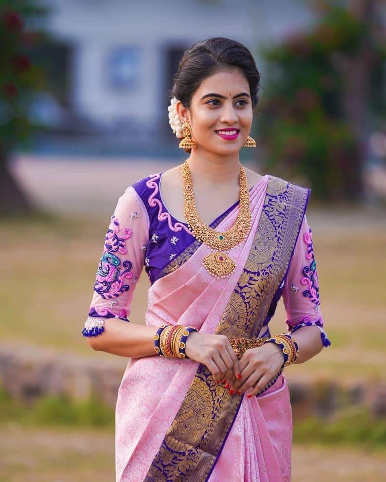 Soft Lichi Silk Saree with Rich Jacquard Pallu Design