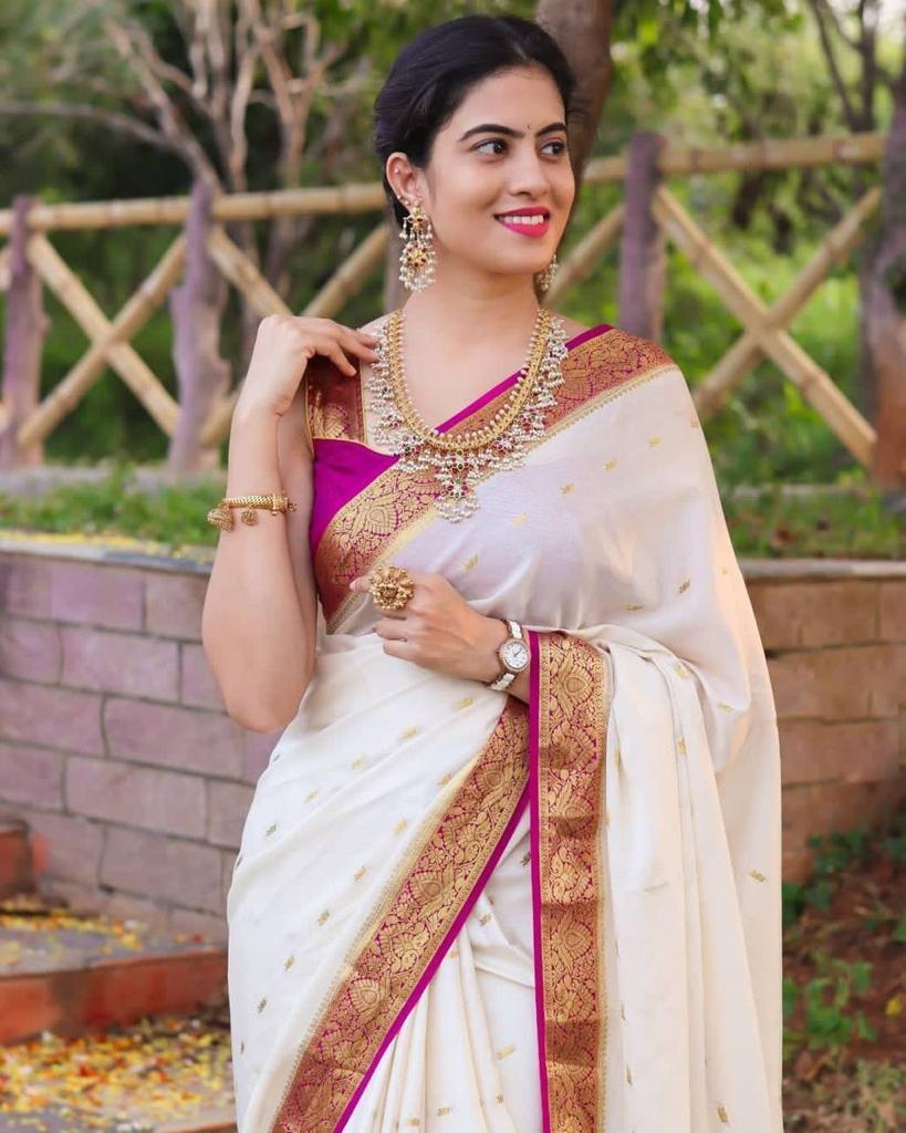 Stunning Lichi Silk Saree with Ornate Jacquard Weave