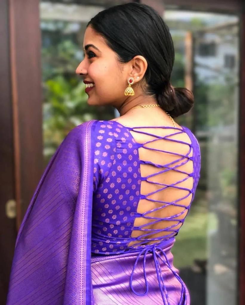 Gorgeous Jacquard Lichi Silk Saree with Stunning Details