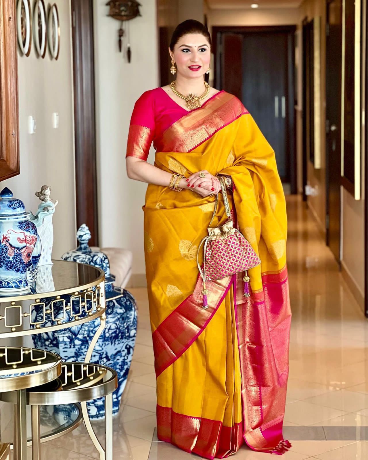 Plush Jacquard Lichi Silk Saree with Lavish Pallu