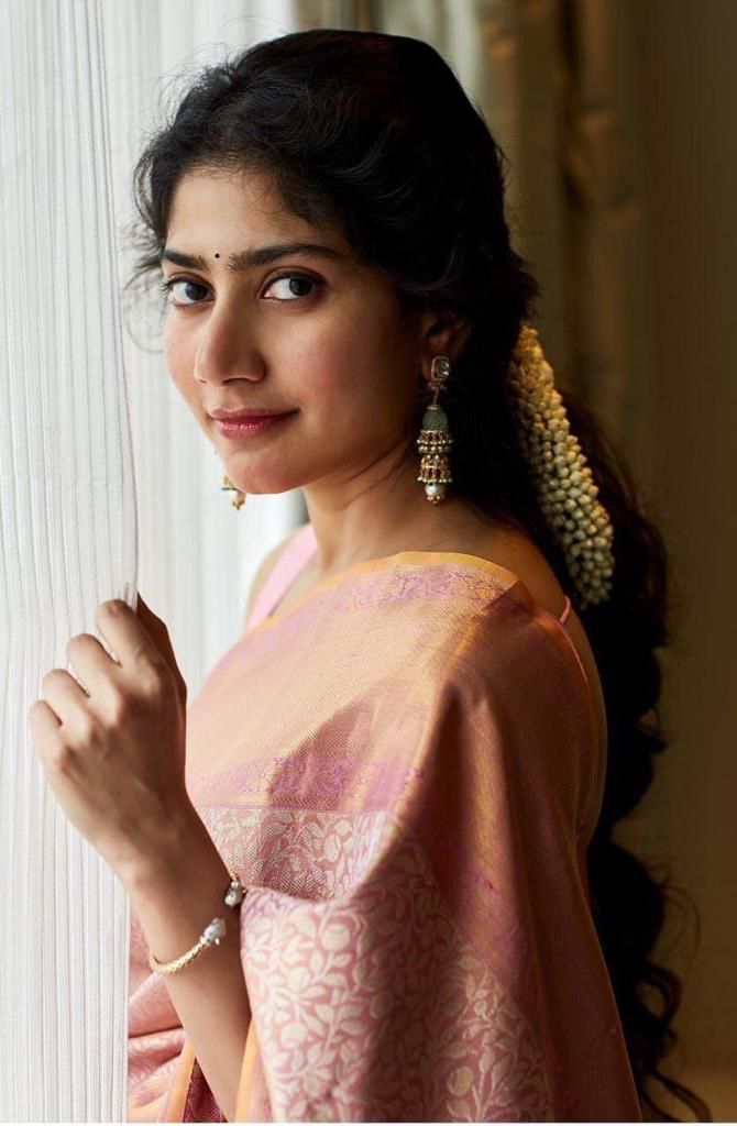 Vibrant Soft Lichi Silk Saree with Rich Jacquard Embroidery