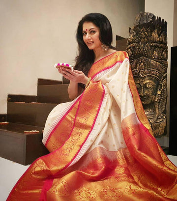 Elegant Soft Lichi Silk Saree with Ornate Jacquard Pallu