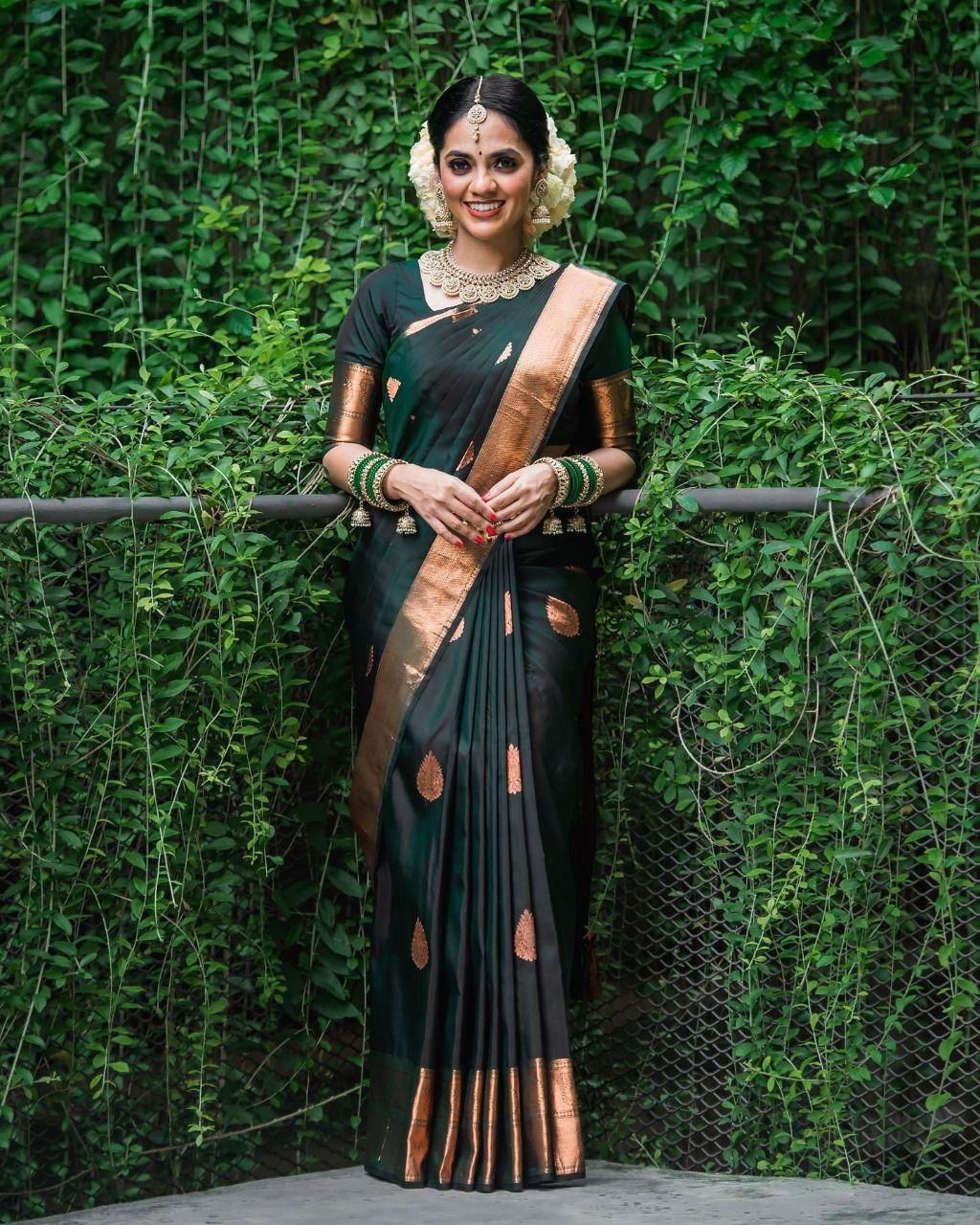Luxurious Lichi Silk Saree with Lavish Rich Pallu