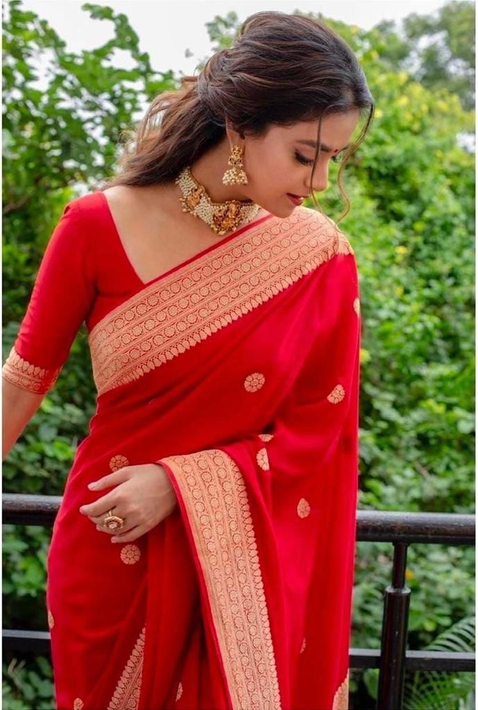 Designer Jacquard Lichi Silk Saree with Exclusive Border