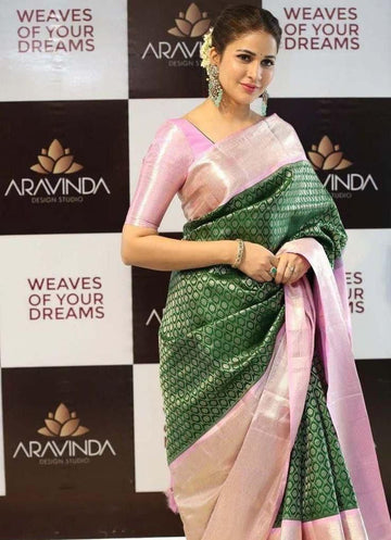 Vibrant Jacquard Lichi Silk Saree with Ornate Rich Pallu