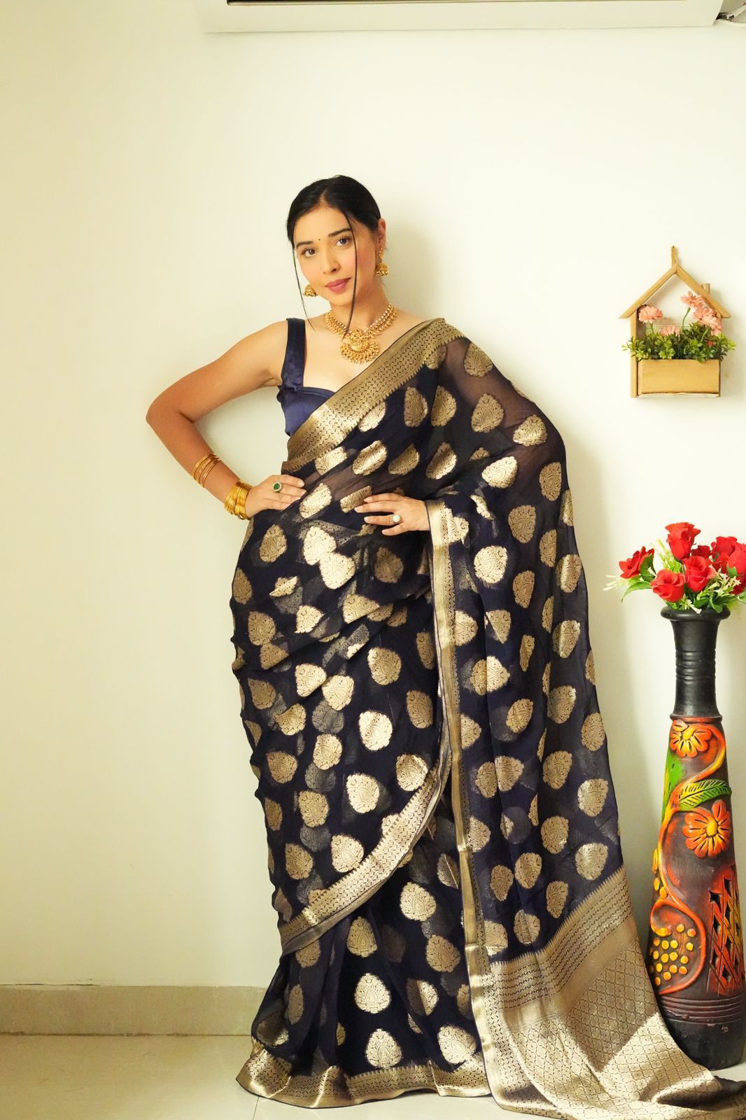Elegant Lichi Silk Saree with Beautiful Blouse Details