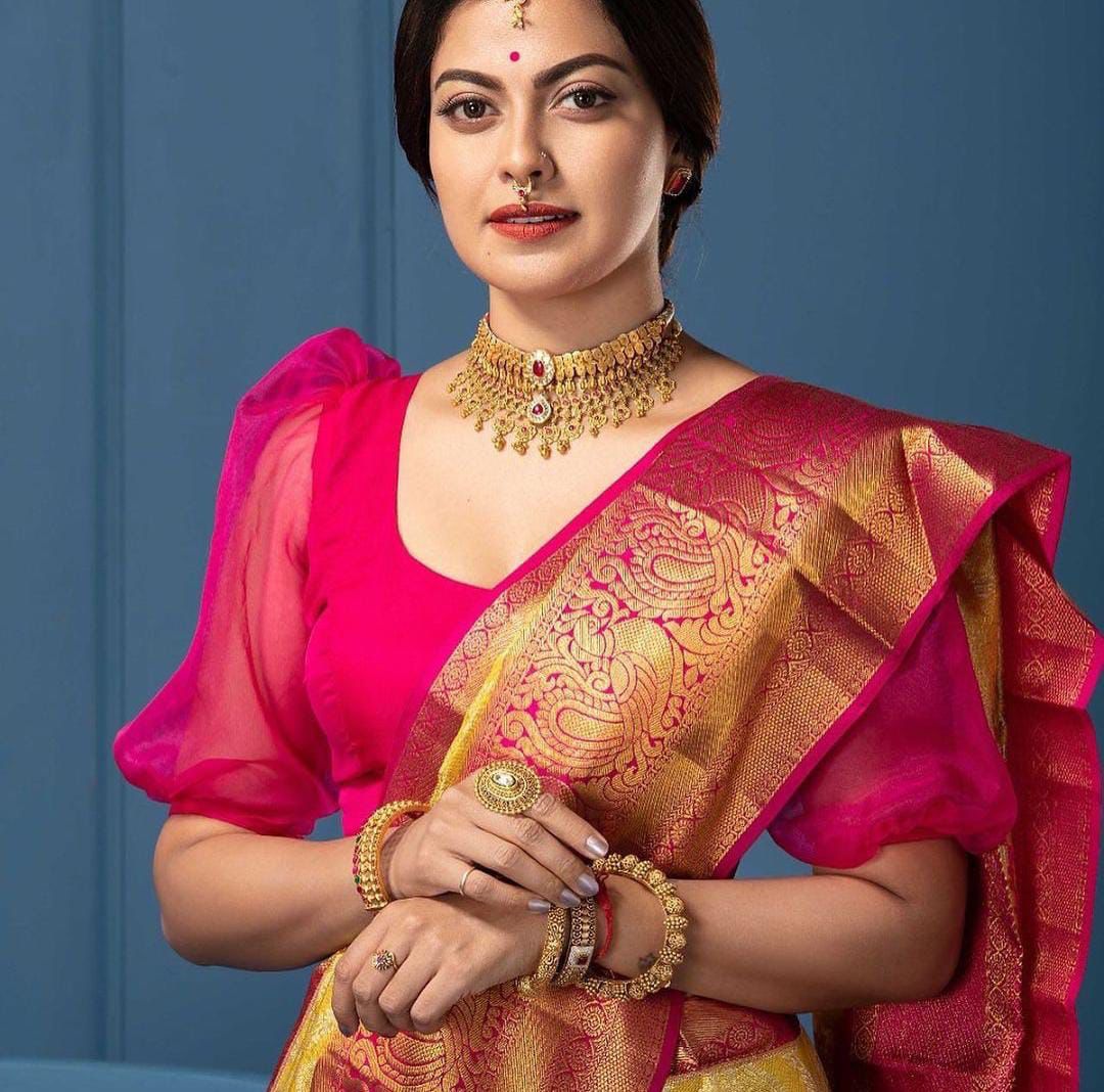 Ornate Lichi Silk Saree with Lavish Jacquard Embroidery