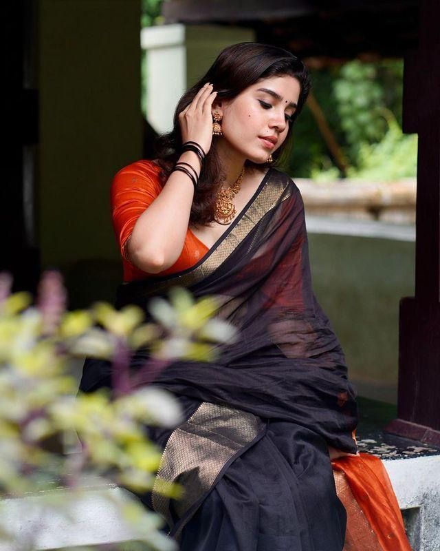 Vibrant Lichi Silk Saree with Elegant Blouse Highlights