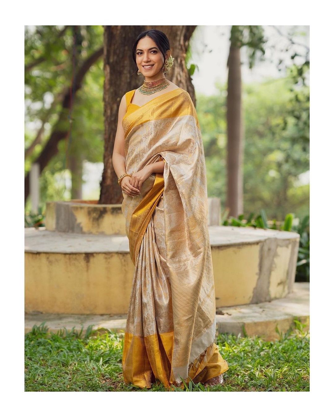 Royal Lichi Silk Saree with Lavish Jacquard Details