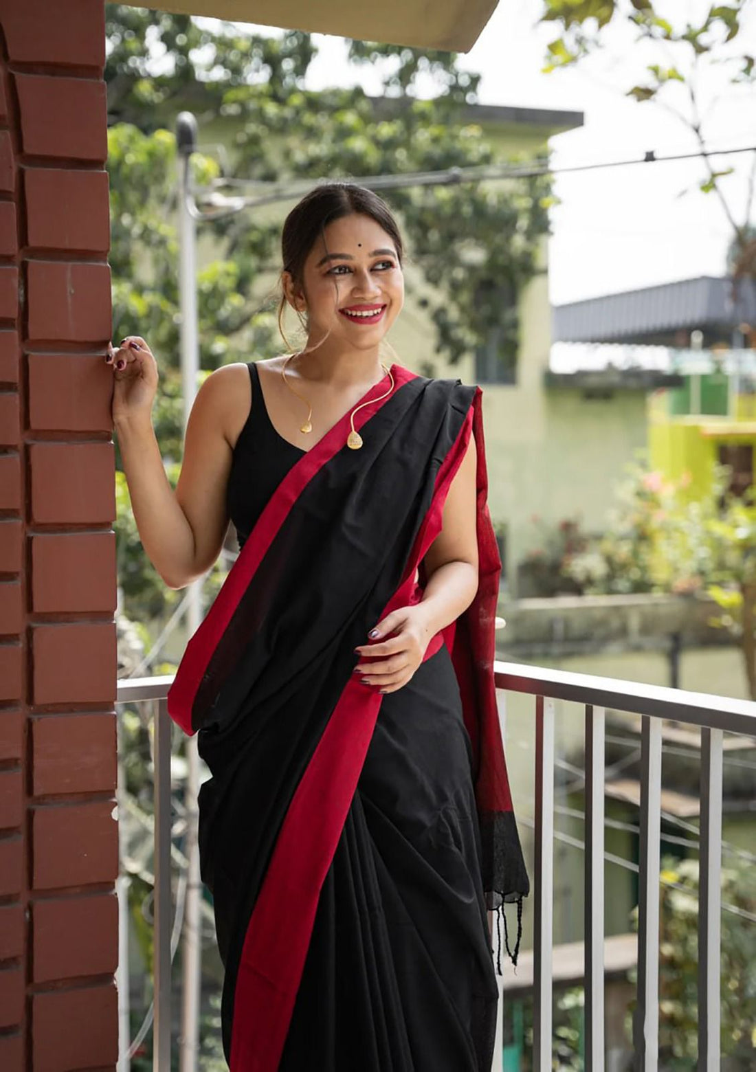 Captivating Lichi Silk Saree with Stunning Blouse Patterns