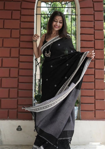 Plush Lichi Silk Saree with Ornate Jacquard Border Design
