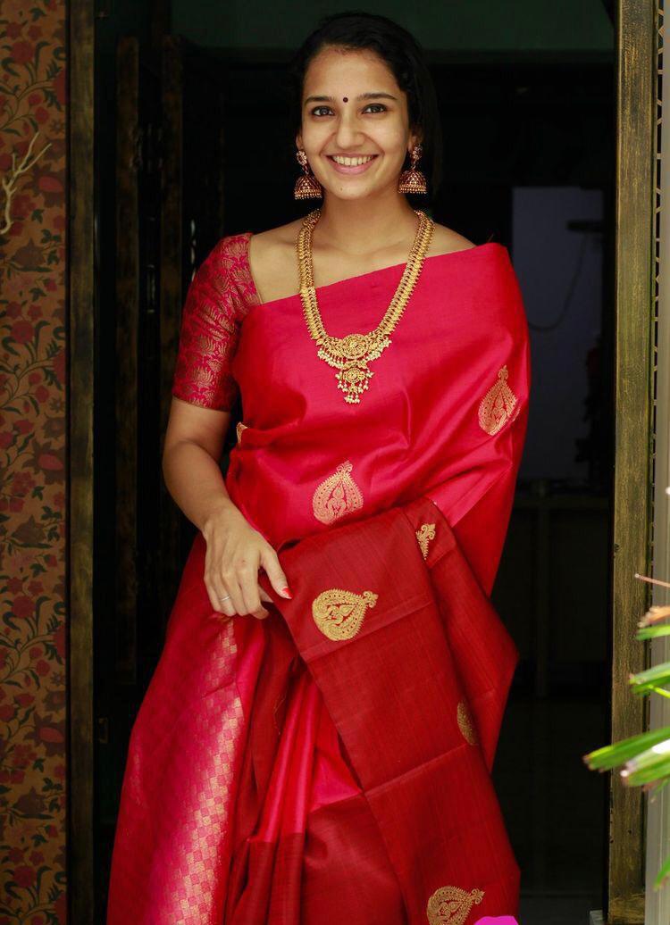 Red Lavish Lichi Silk Saree with Exclusive Pallu & Border