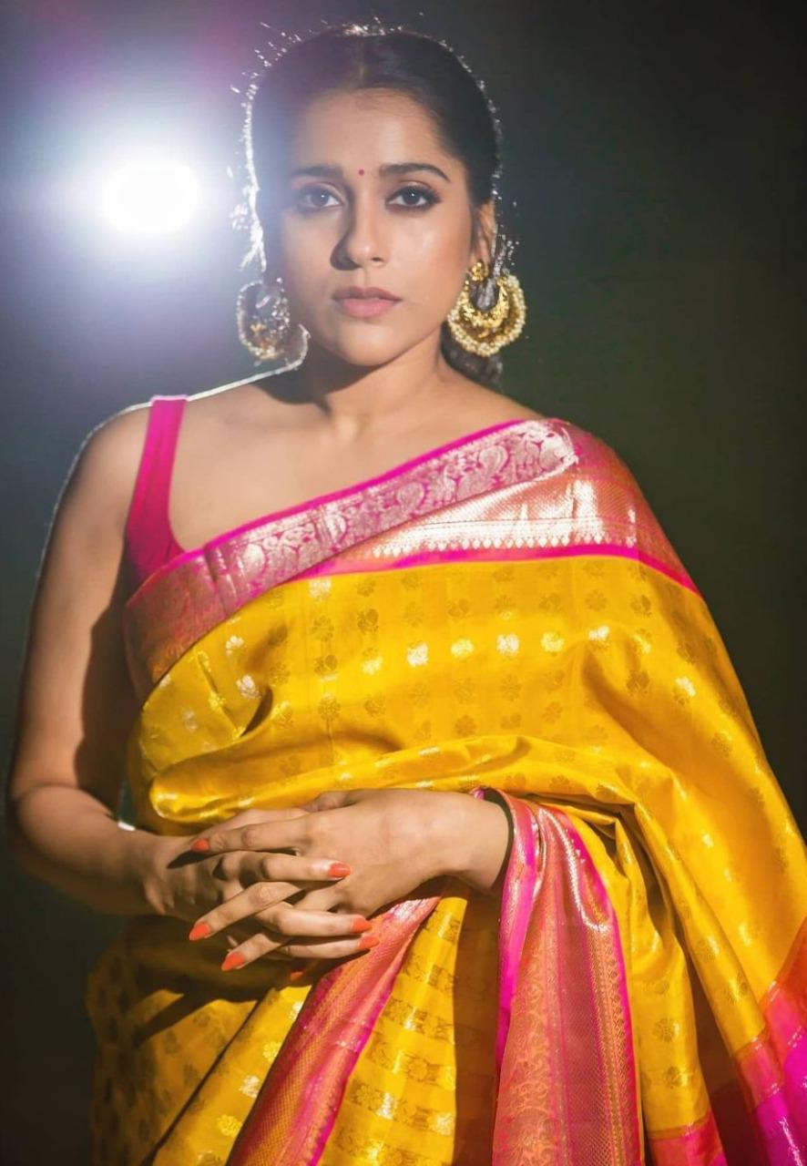 Elegant Lichi Silk Saree with Exclusive Blouse Design