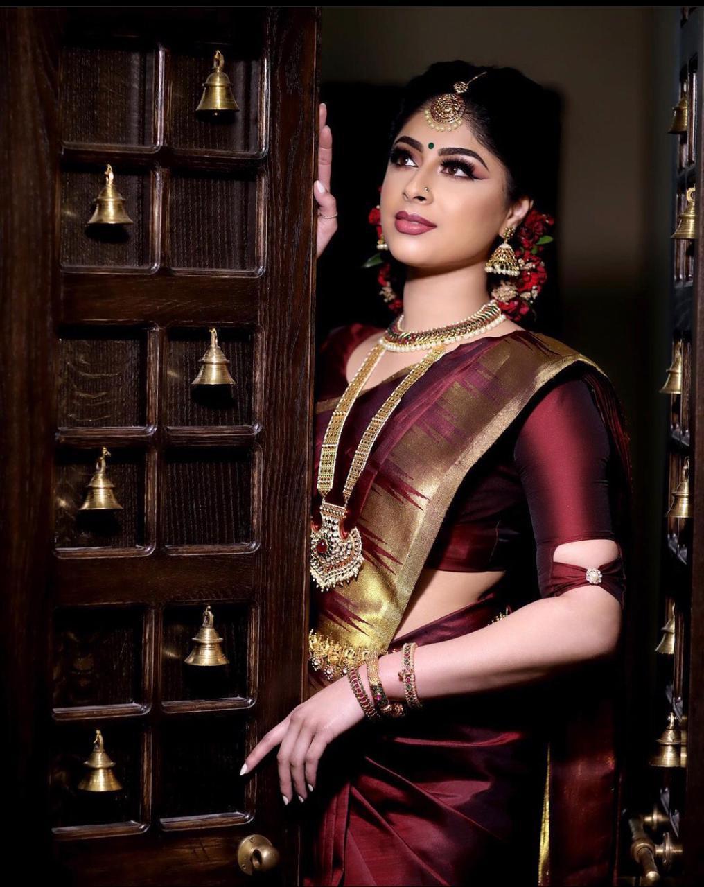 Timeless Lichi Silk Saree with Exclusive Blouse Border