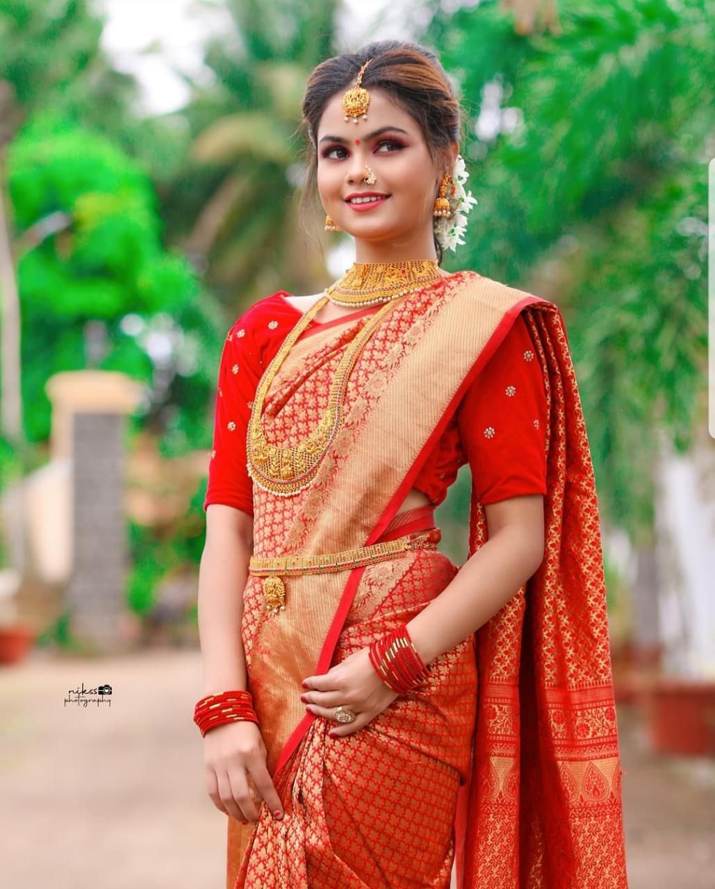Plush Lichi Silk Saree with Rich Pallu Accents