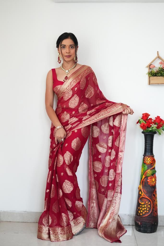 Plush Jacquard Lichi Silk Saree with Exclusive Blouse Accents