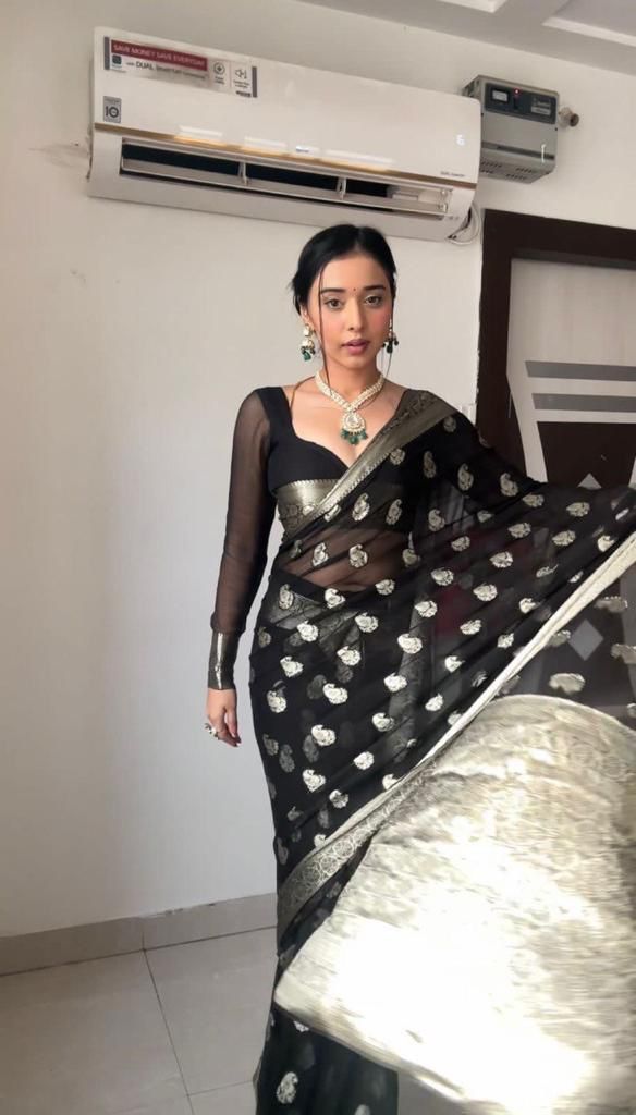 Designer Lichi Silk Saree with Gorgeous Blouse Finish