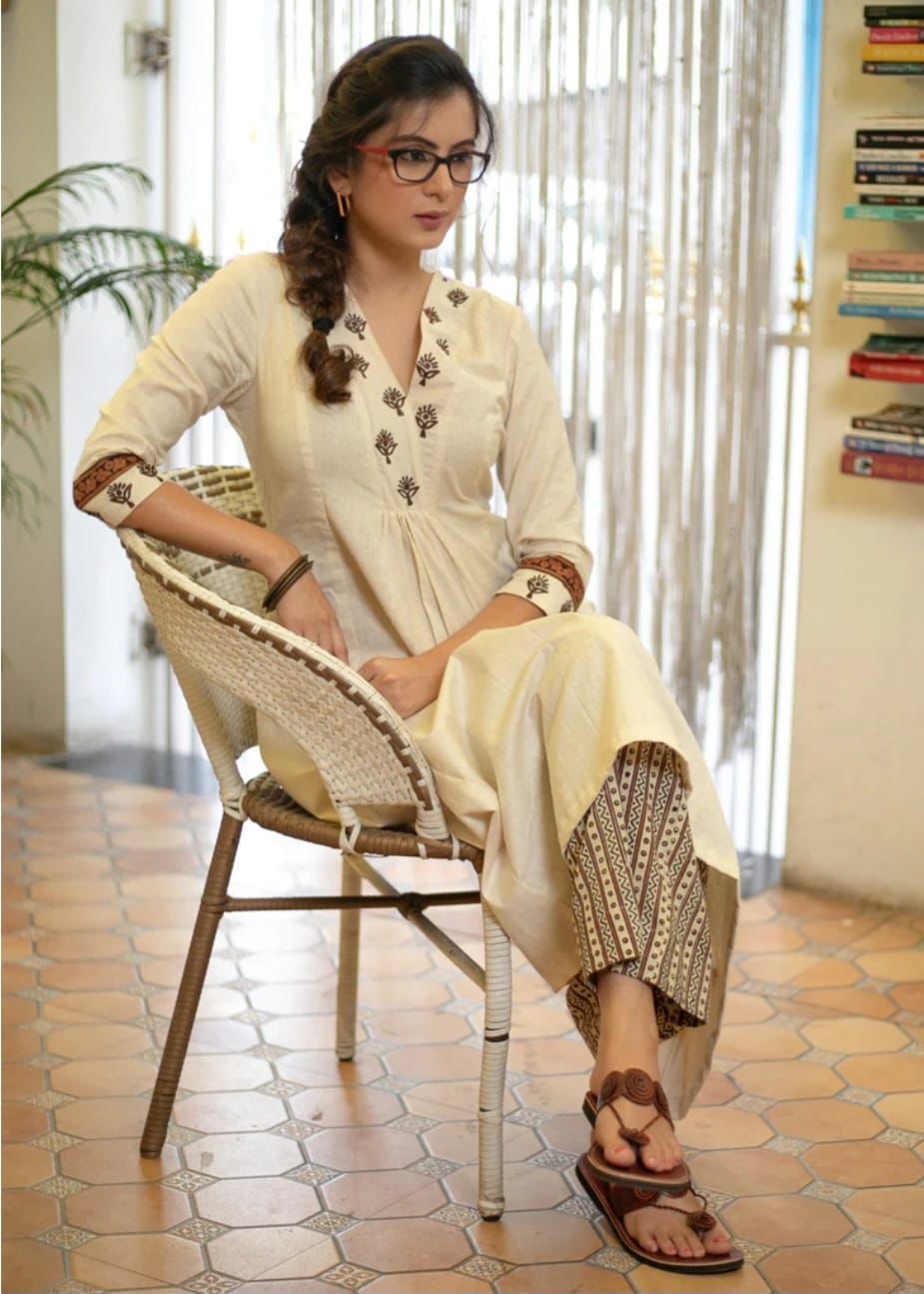 White Reyon Cotton Embriodry Work Kurta